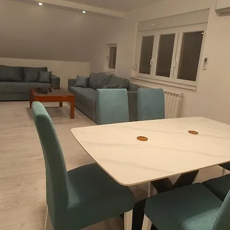 Miki Private Homestay *